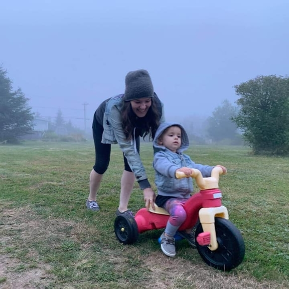 Meet your Posher, Caitlin - Picture 1 of 1